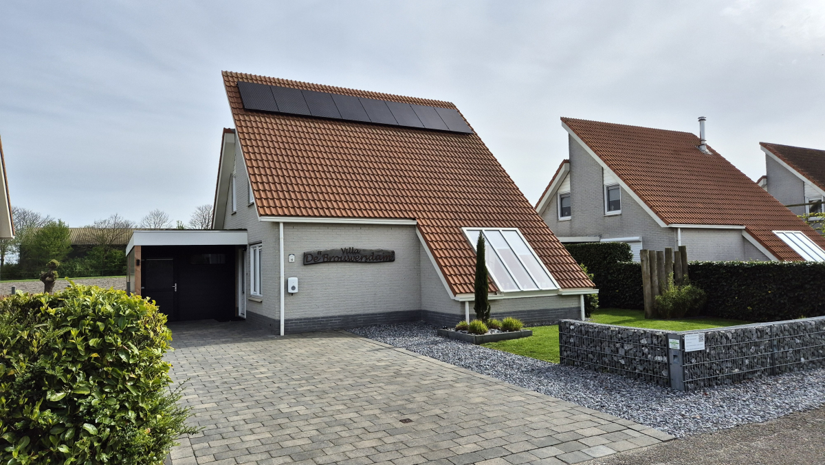 villa de Brouwersdam voorkant
